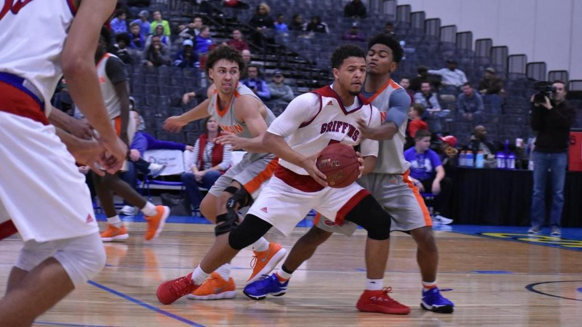Spartanburg Day’s Kyle Tracy prepares to kick the ball out to a teammate during Friday’s game against Bishop Gorman (Nev.) at the Beach Ball Classic.