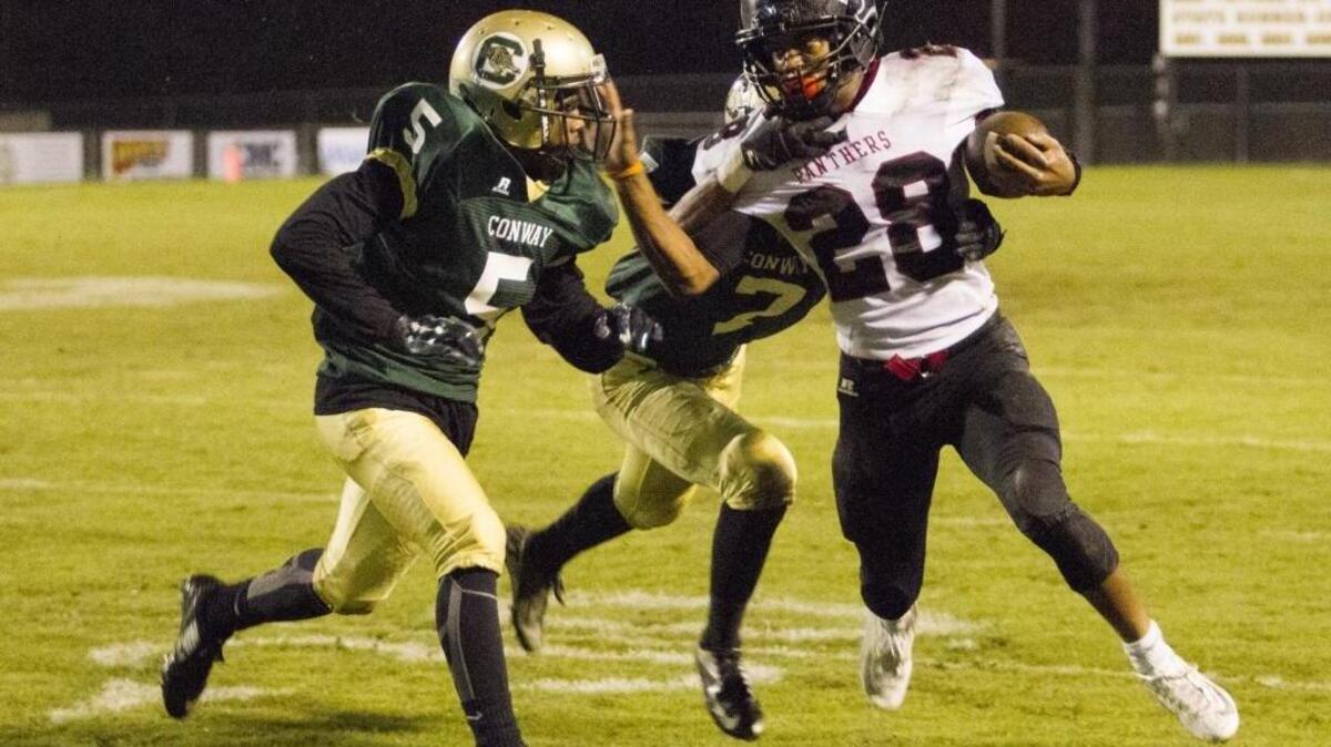 Carolina Forest’s Dyverse Simmons is the area’s first 2,000-yard rusher since Conway’s Bobby Wallace did it in 2003.