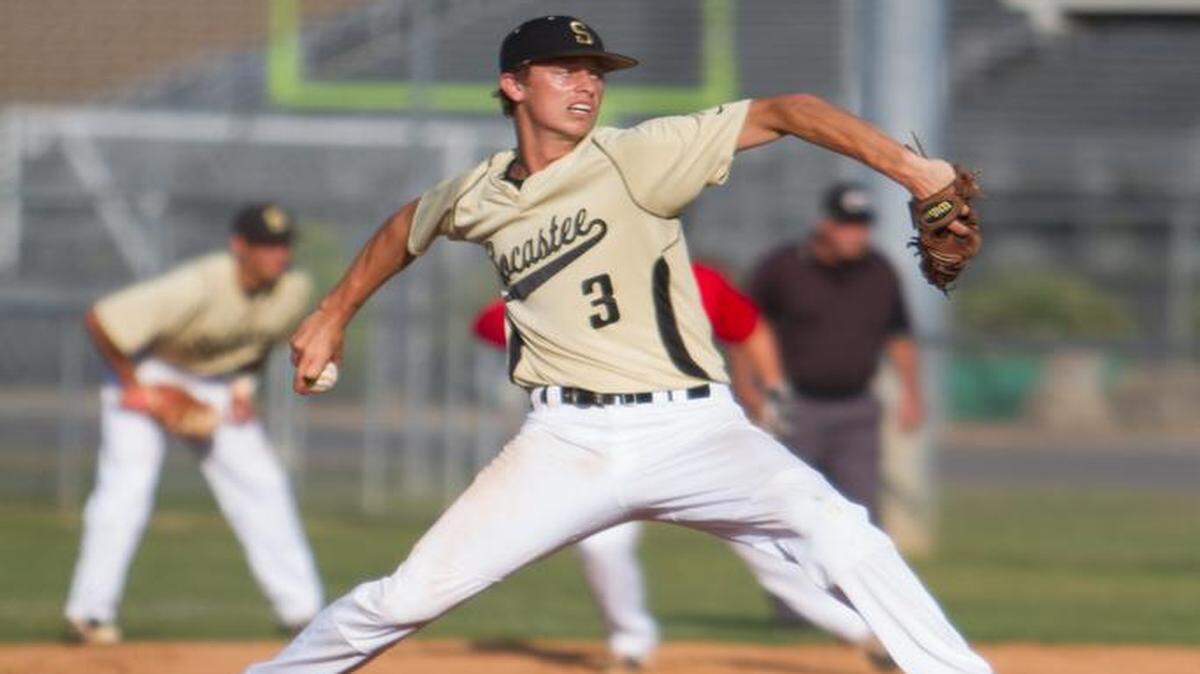 
Dylan Thompson pitches in 2014. He confirmed Monday that he will sign with the Seattle Mariners as a fourth-round selection.
