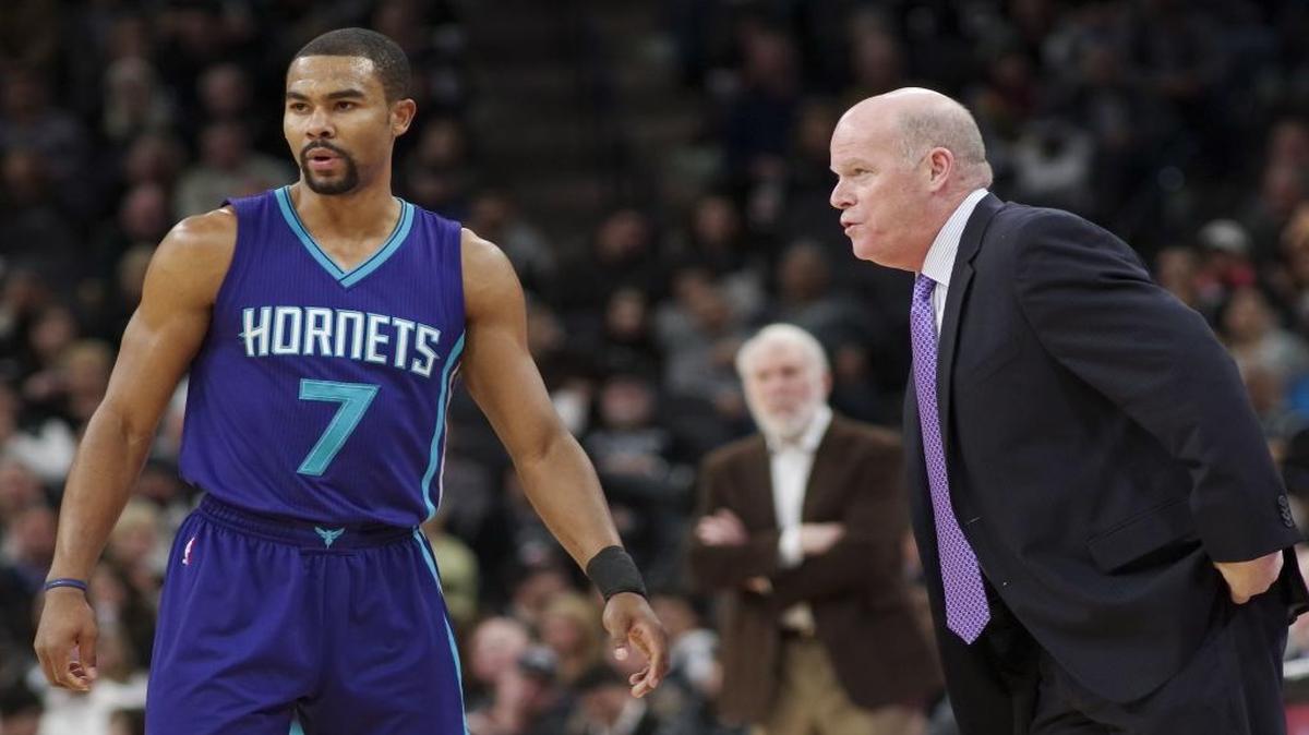 Charlotte Hornets guard Ramon Sessions (7) said it’s not yet decided whether he will need surgery on his left knee to repair a meniscus tear.
