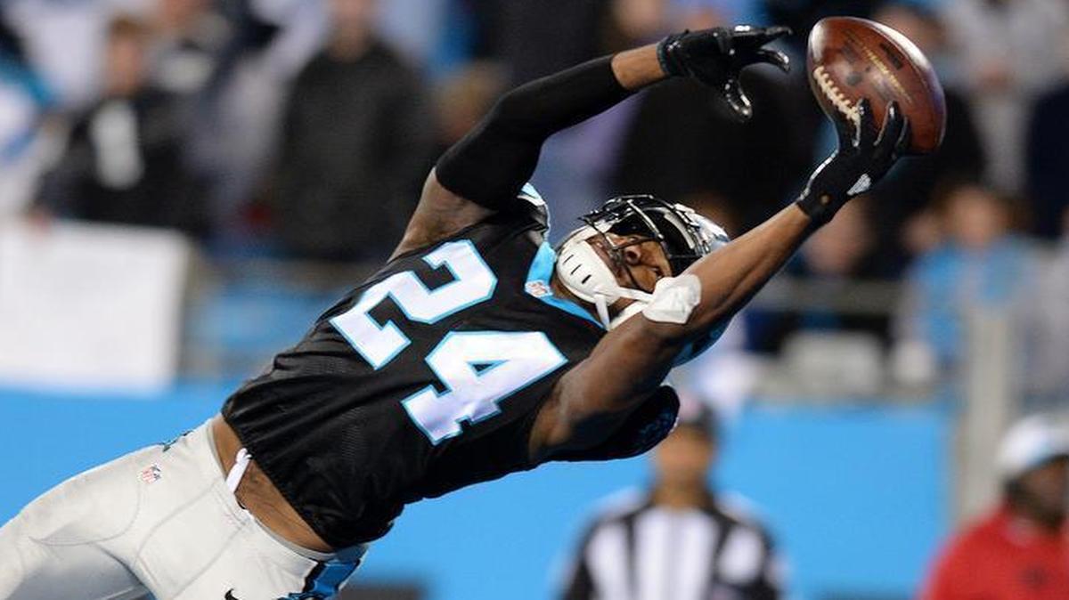 Carolina Panthers cornerback Josh Norman is unable to intercept a pass meant for Tampa Bay Buccaneers wide receiver Mike Evans during fourth quarter action on Sunday, January 3, 2016 at Bank of America Stadium in Charlotte, NC. The Panthers defeated the Buccaneers 38-10.