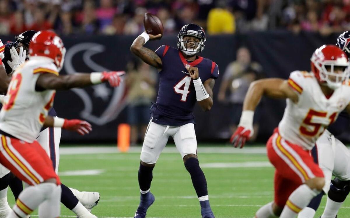 Houston Texans quarterback Deshaun Watson (4) throws during Sunday’s game against the Kansas City Chiefs.